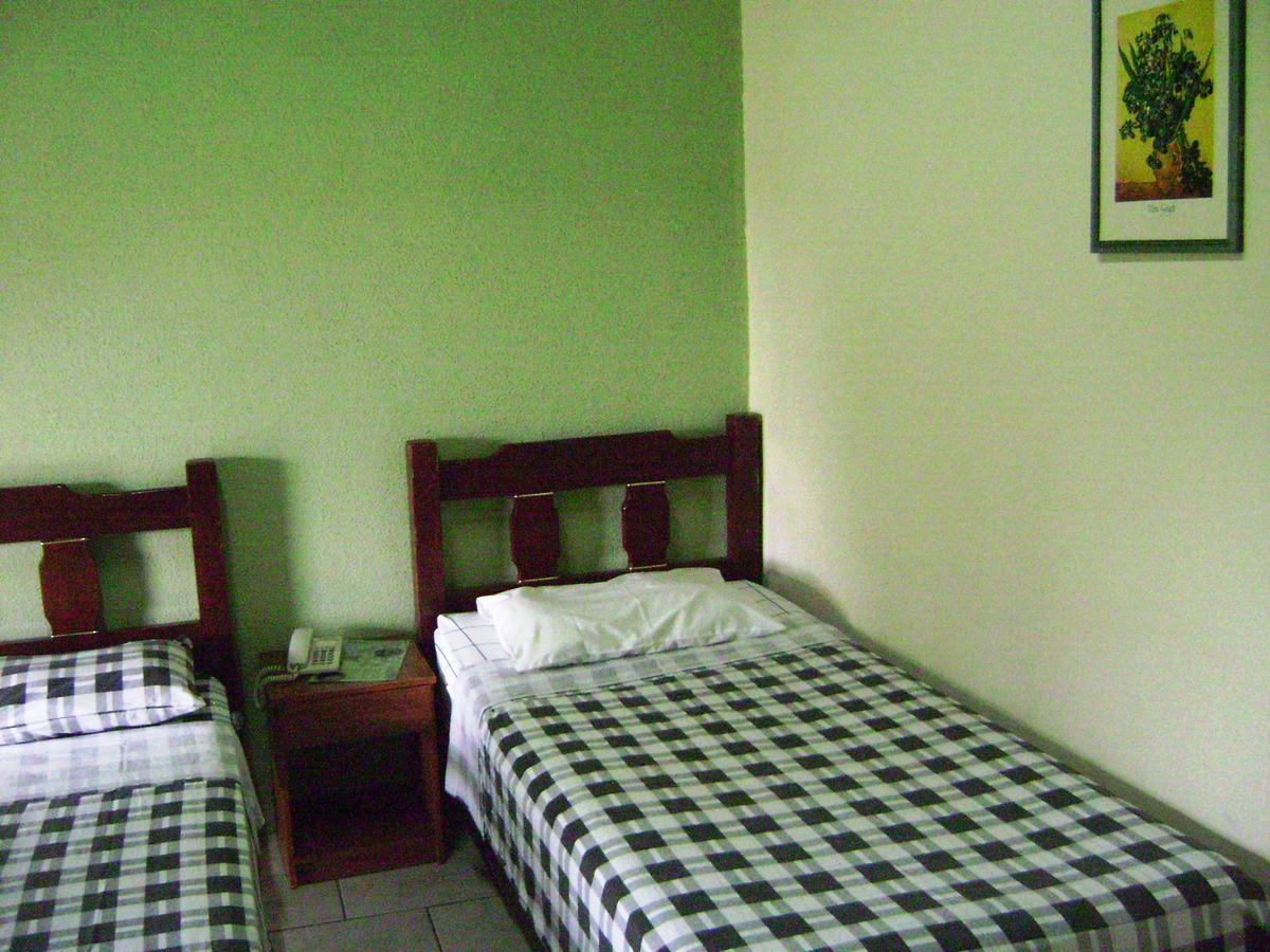 Hotel Colonial Lencois Paulista Extérieur photo